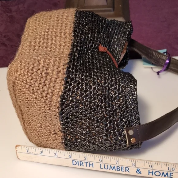 Handmade Crochet Tan Twine Black Pearlescent Curling Ribbon Leather Tote - Picture 8 of 15